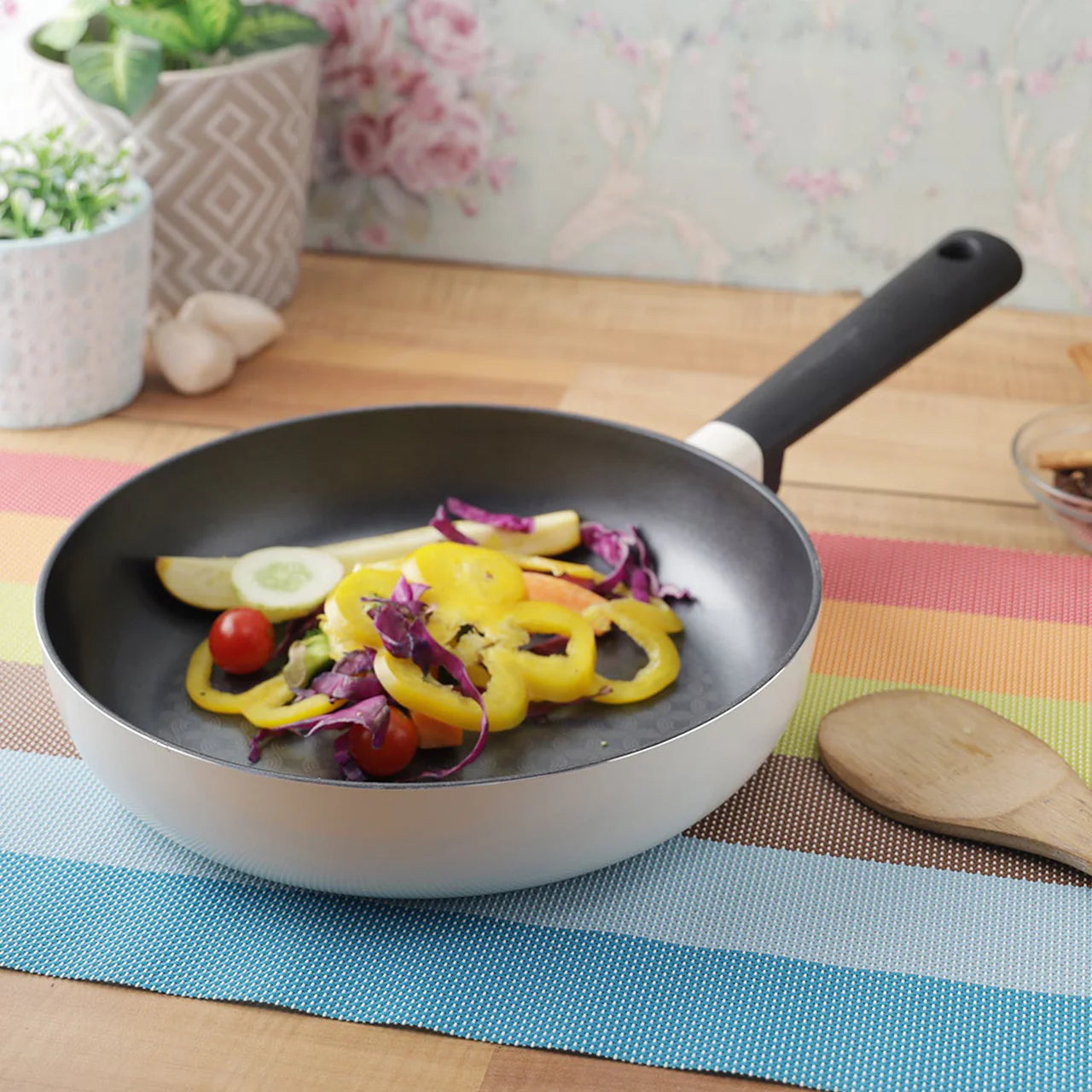 SafeFlip Frying Pan 24cms