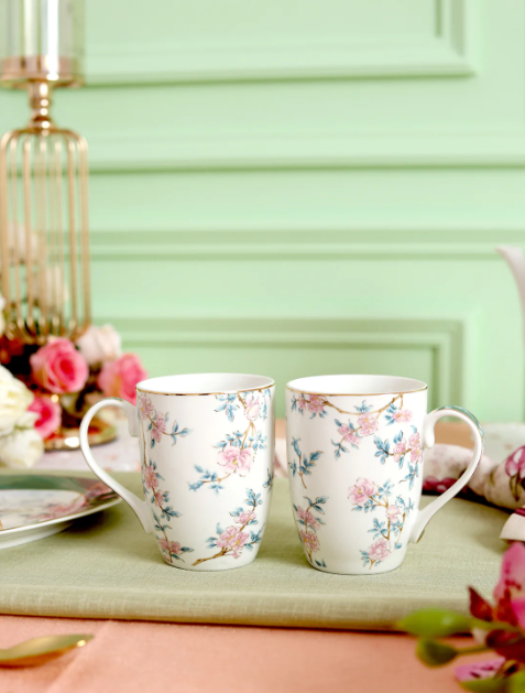 Victorian Green Coffee Mugs & Snack Tray